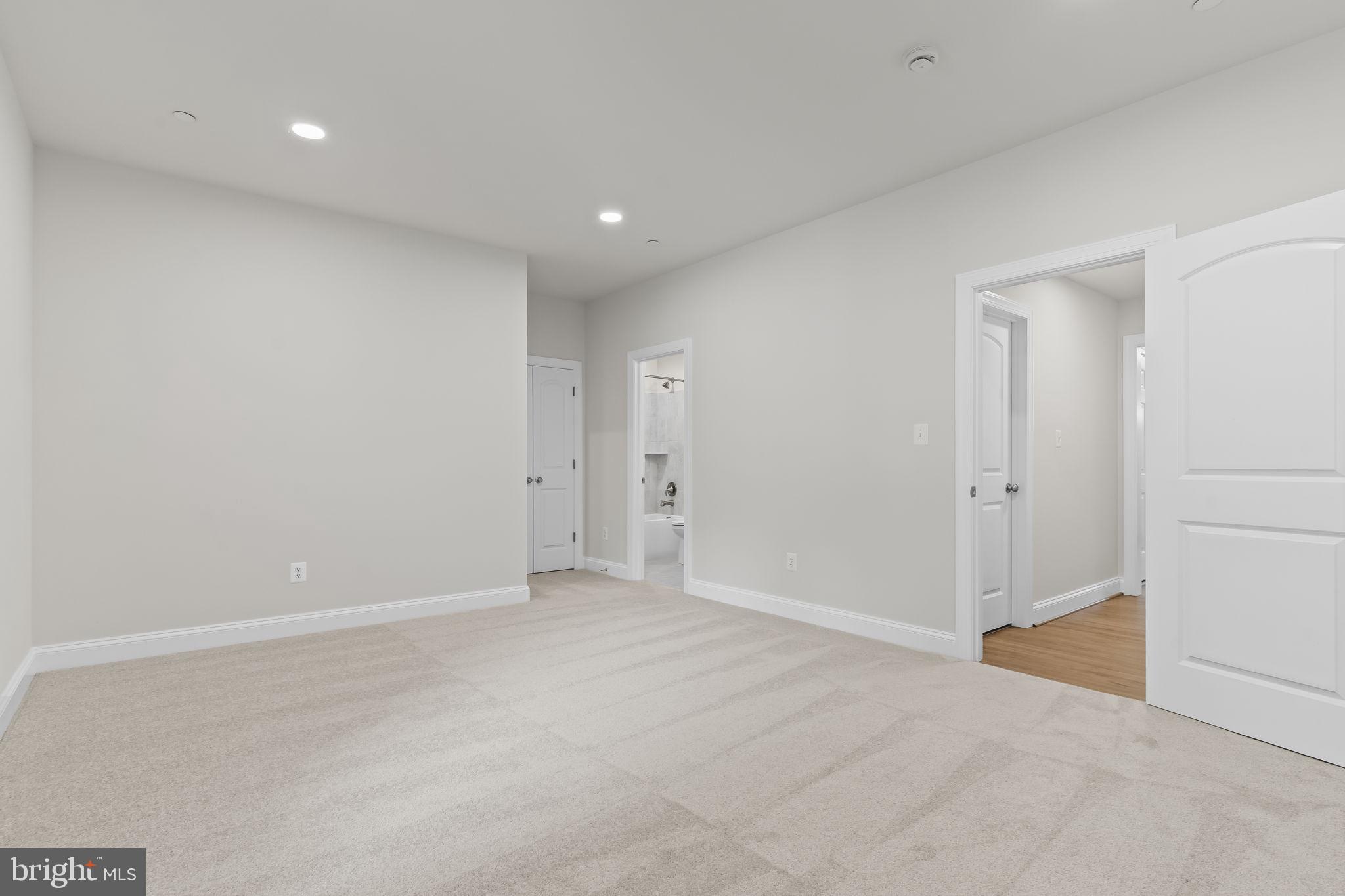 MEADOWS AT TOWN RUN II - Residential