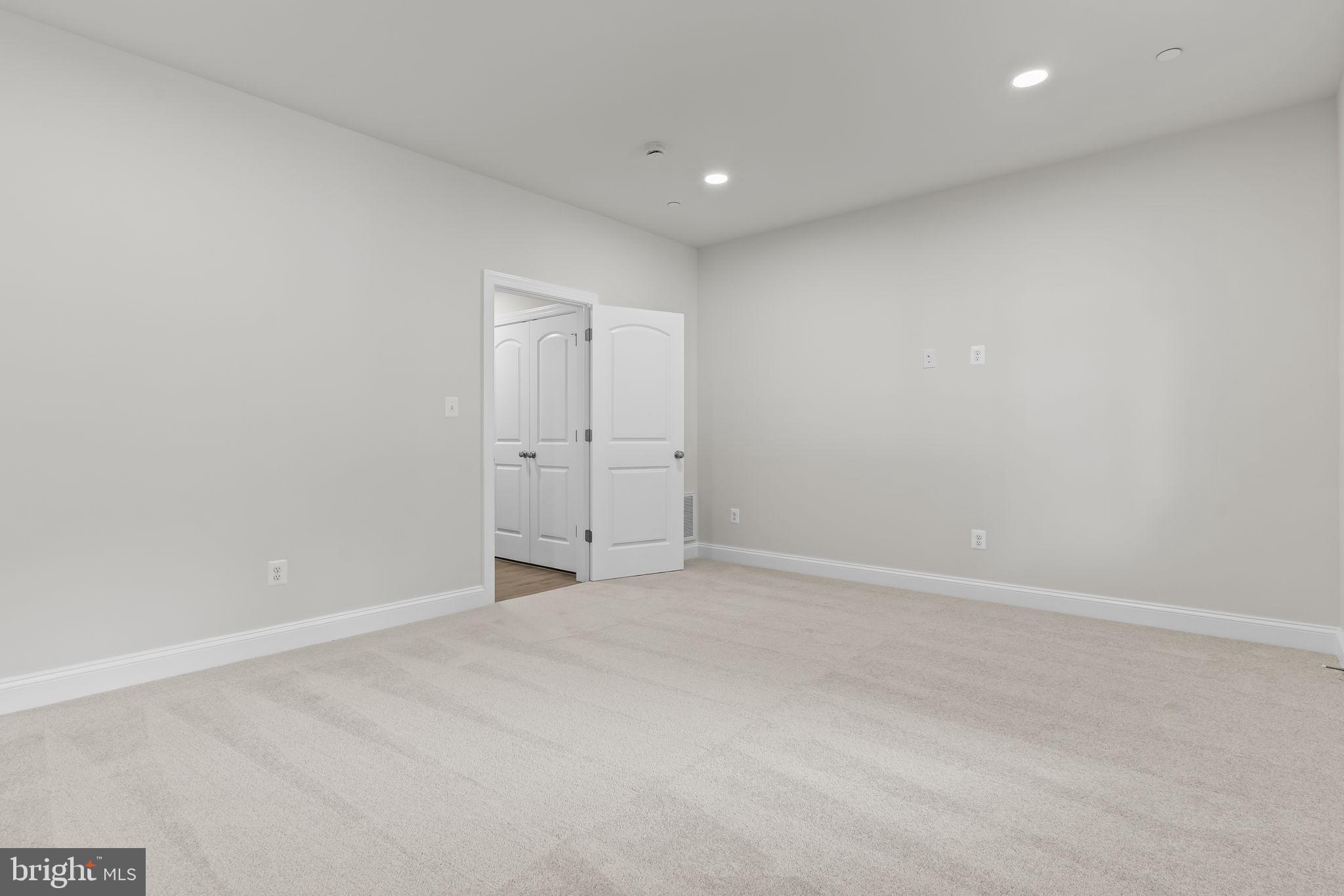 MEADOWS AT TOWN RUN II - Residential