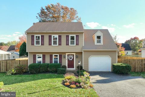 3830 SILVER SPUR DRIVE YORK PA 17402
