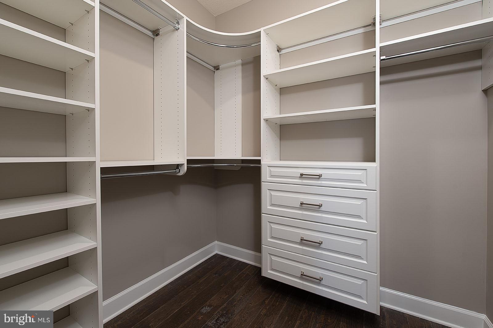 WESTMOUNT - Residential