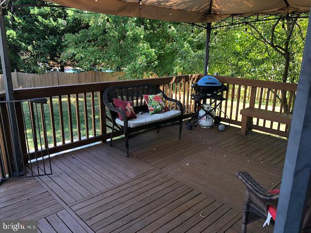 HAMPTON OAKS - Residential Lease