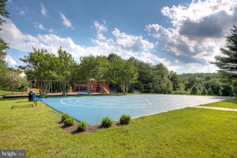 HAMPTON OAKS - Residential Lease