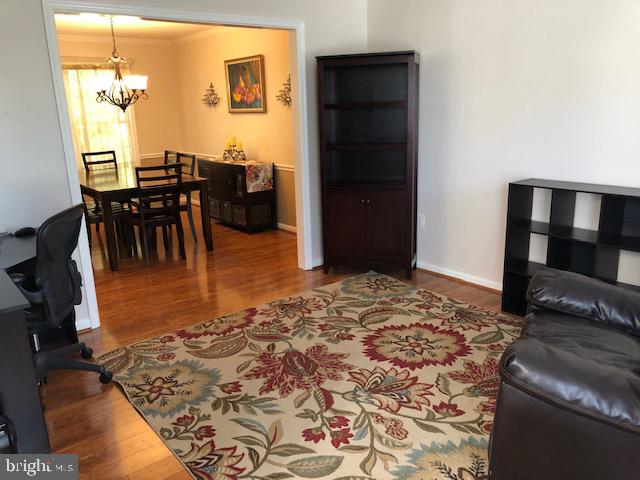 HAMPTON OAKS - Residential Lease