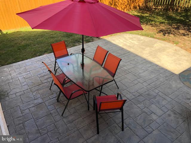 HAMPTON OAKS - Residential Lease