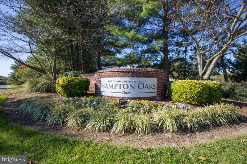 HAMPTON OAKS - Residential Lease