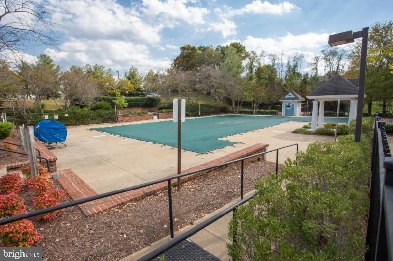 HAMPTON OAKS - Residential Lease