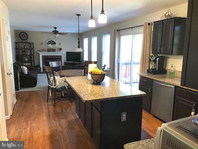 HAMPTON OAKS - Residential Lease