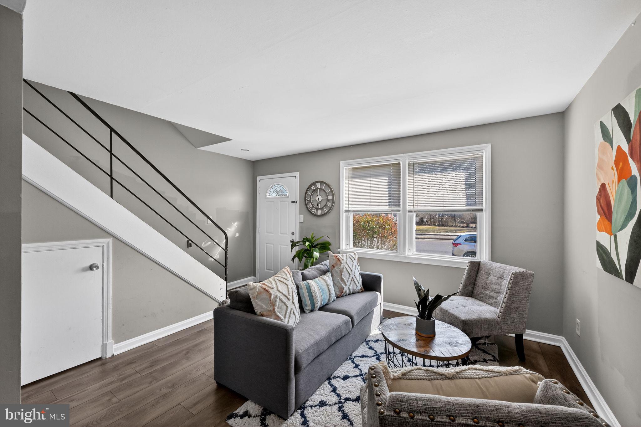 IVERSON MEWS CONDOMINIUM - Residential