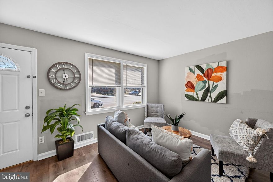 Well-maintained two-level home with 2 bedrooms and 1 full bath upstairs. The main level features a family room, dining area, and kitchen.
Prime location just minutes from Metro and bus access, near Iverson Mall, shopping, dining, parks, and major bases like Joint Base Andrews. Easy street parking plus a rear private lot.
Perfect for first-time buyers or investors — don’t miss this opportunity!