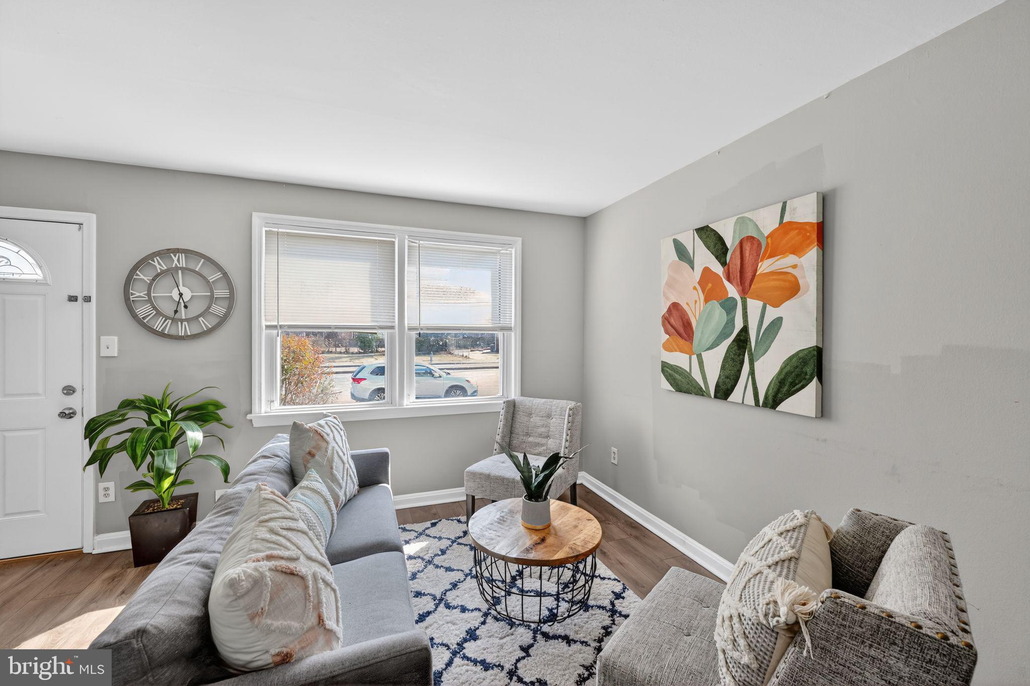 IVERSON MEWS CONDOMINIUM - Residential