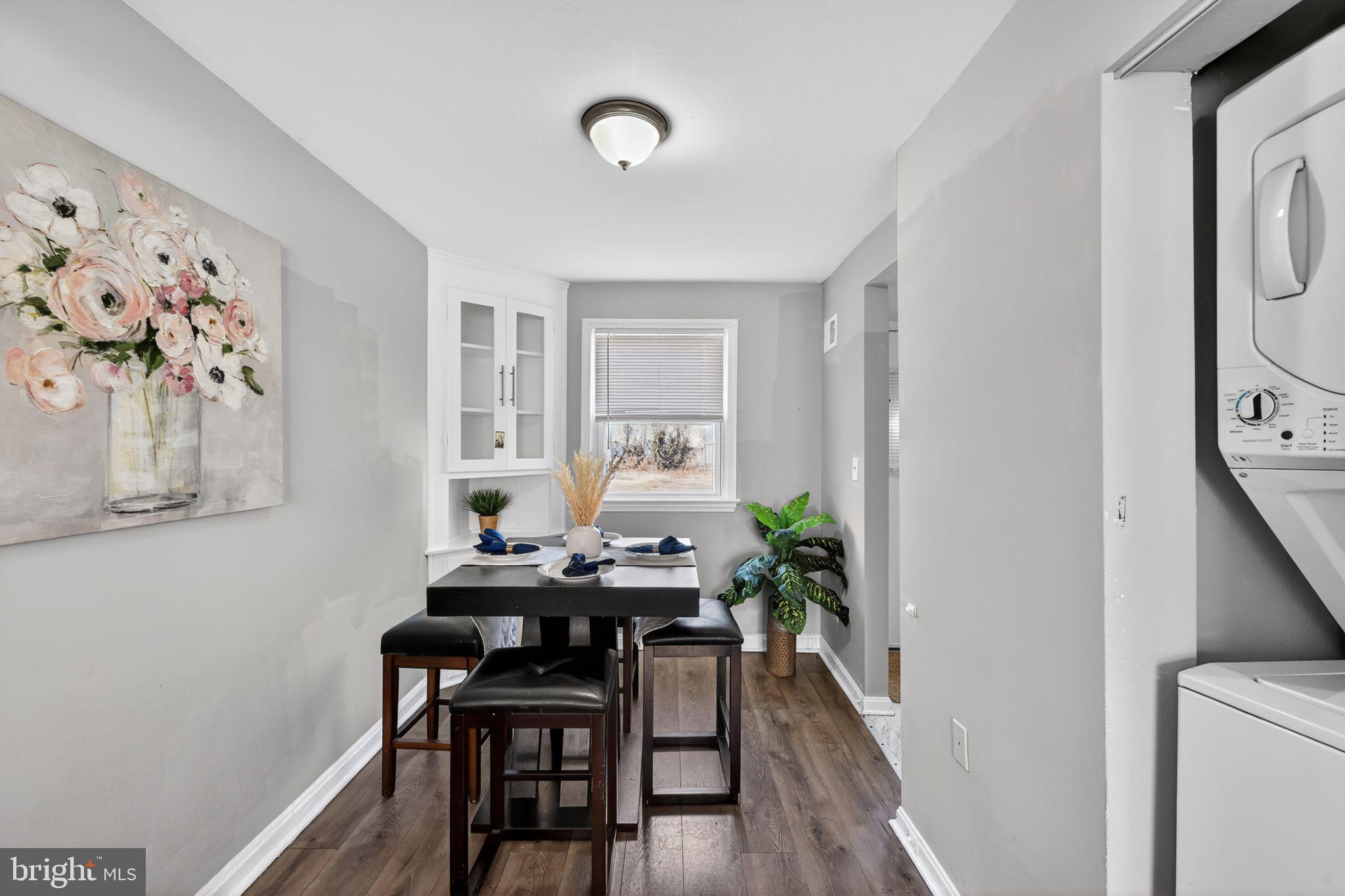 IVERSON MEWS CONDOMINIUM - Residential