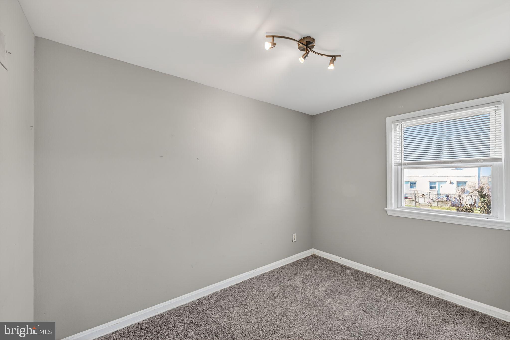 IVERSON MEWS CONDOMINIUM - Residential