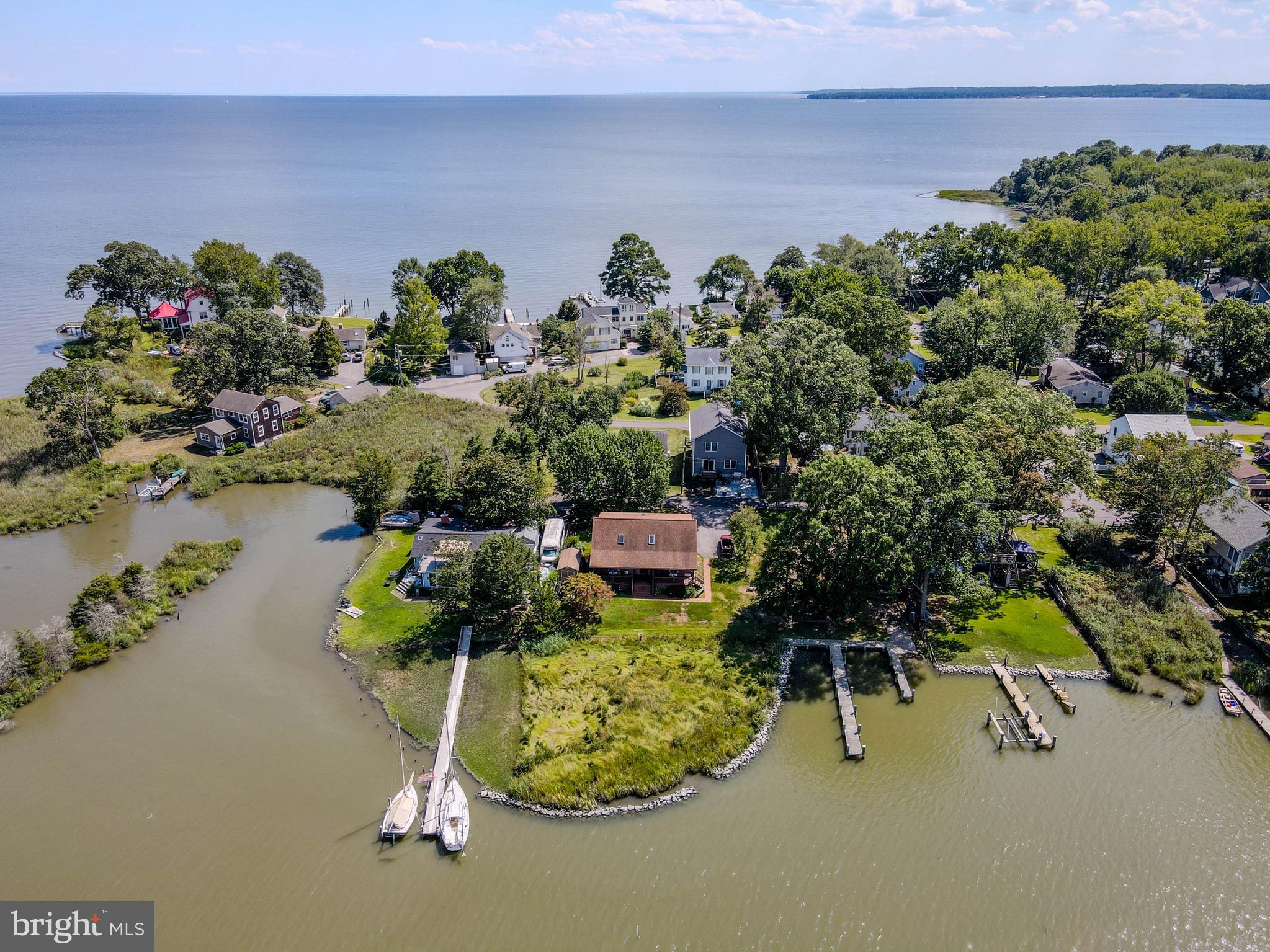 DEALE BEACH - Residential