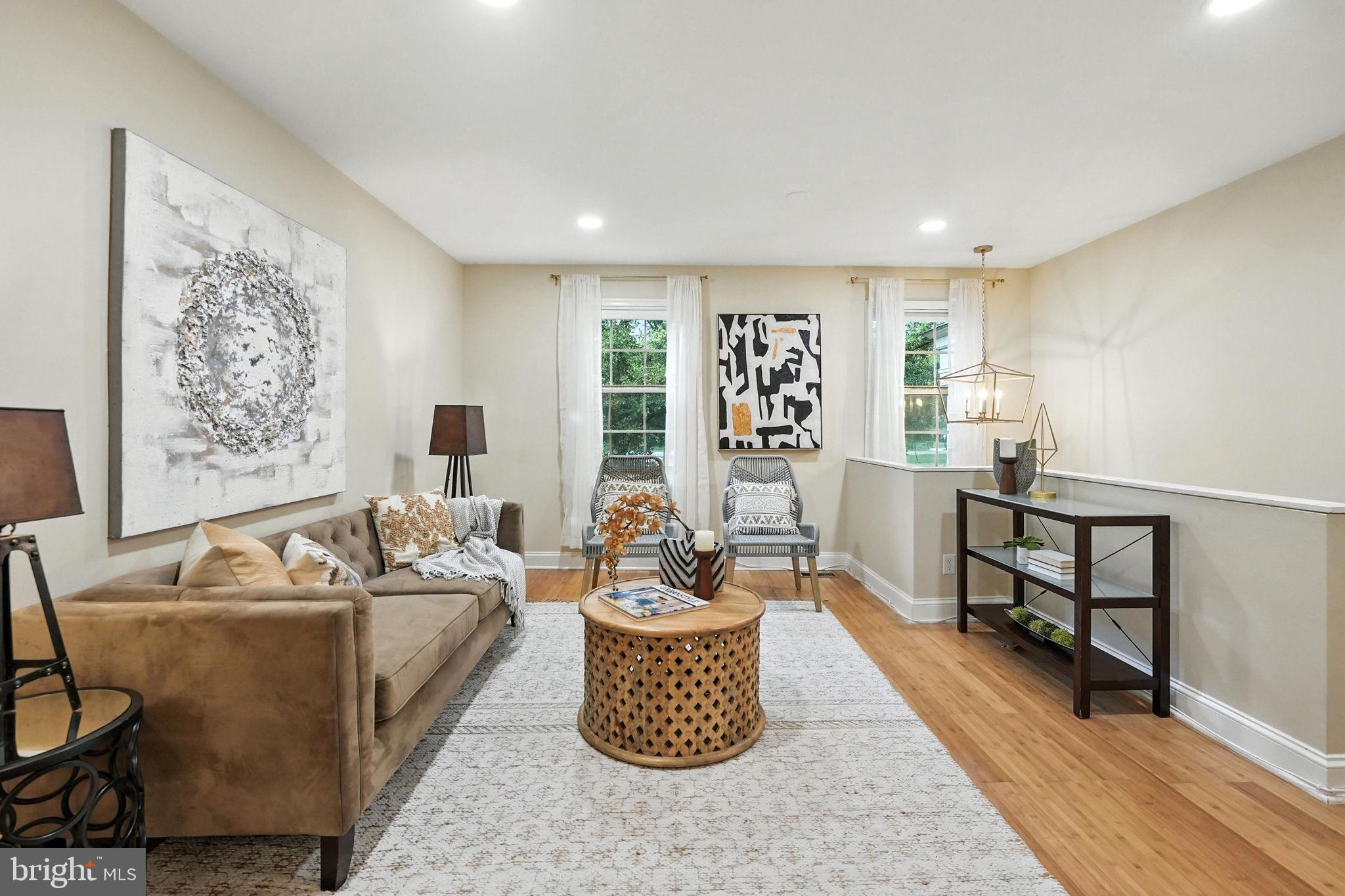 1305 E ABINGDON DRIVE 2