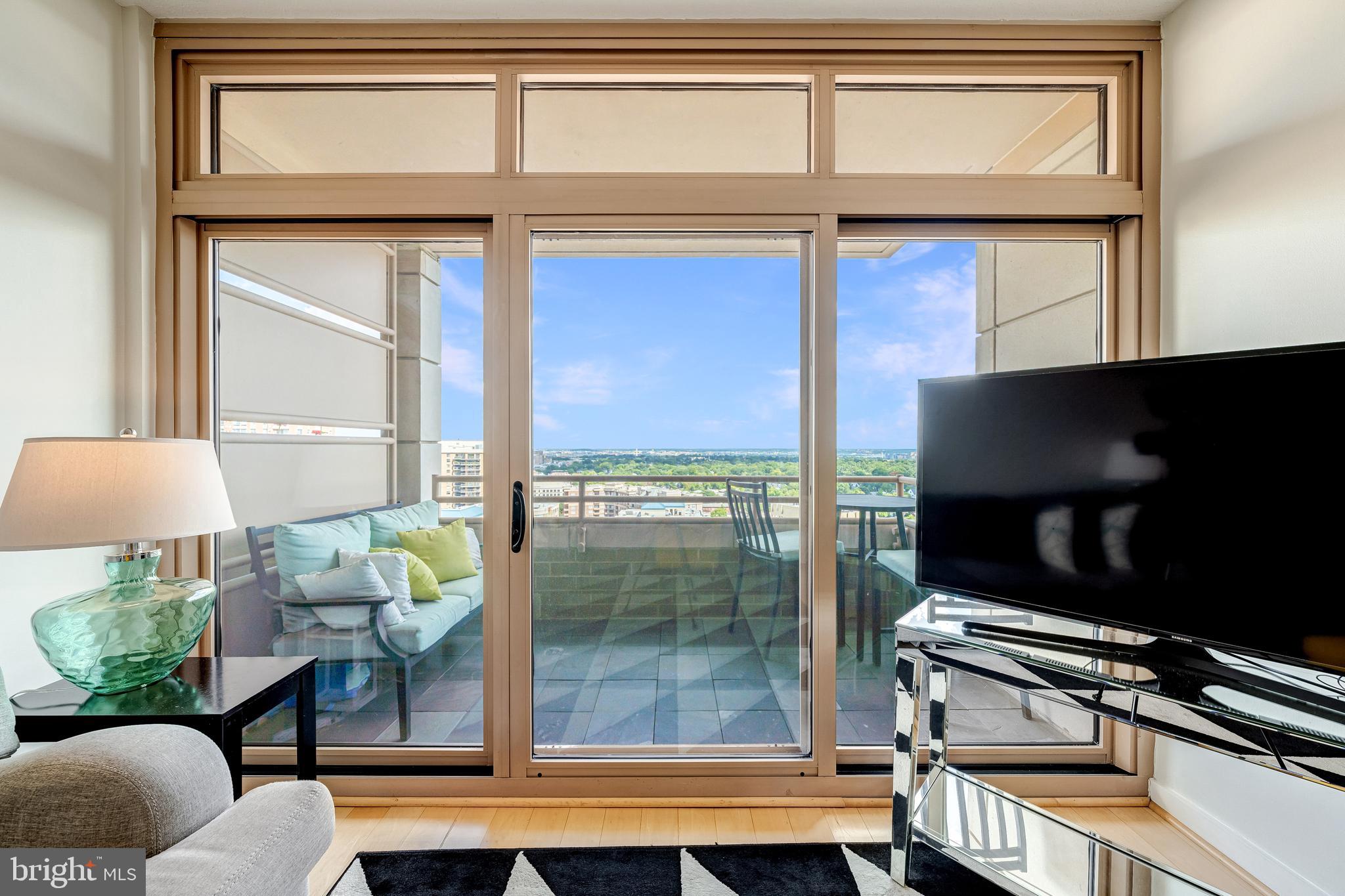 RESIDENCES AT LIBERTY CENTER - Residential