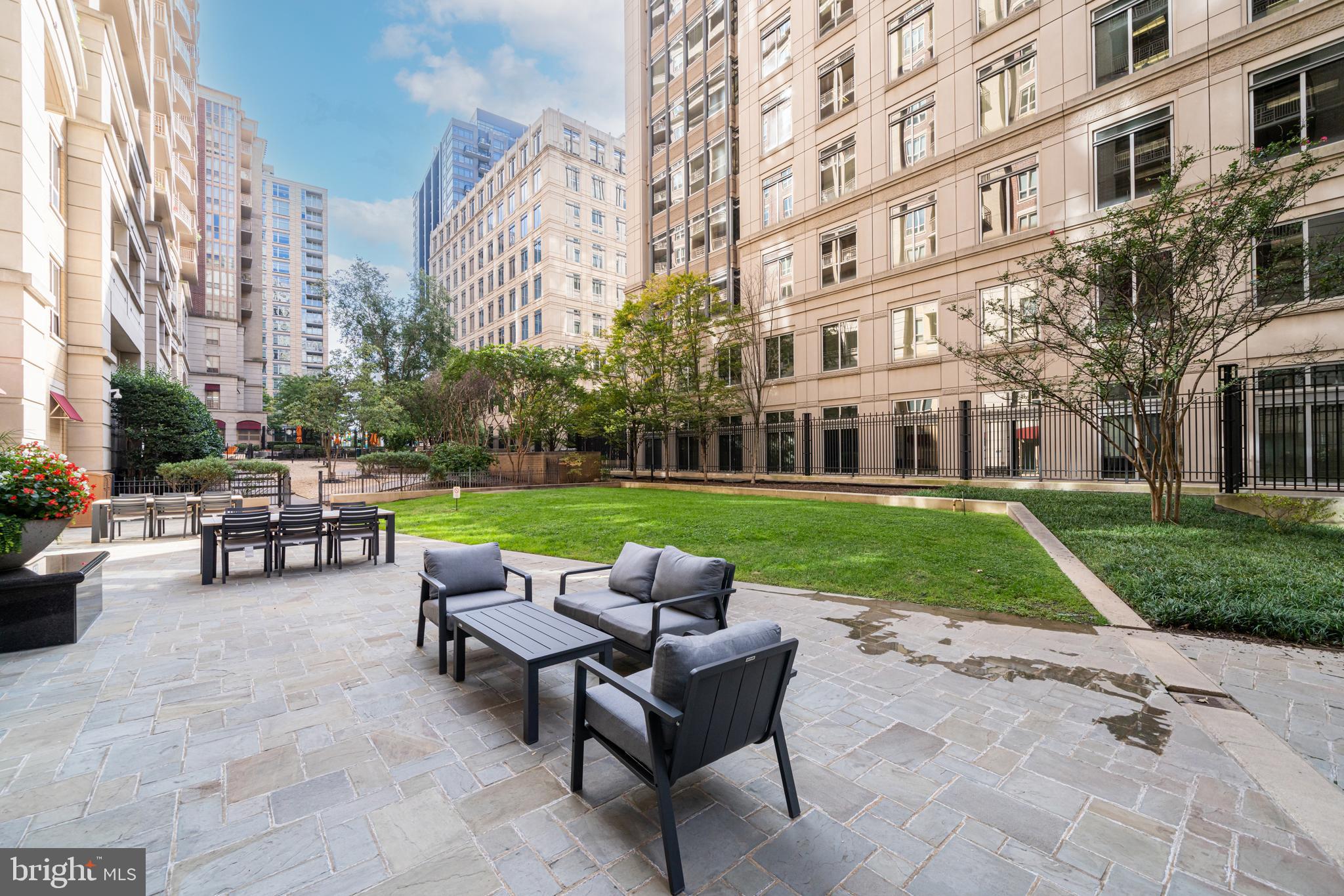 RESIDENCES AT LIBERTY CENTER - Residential