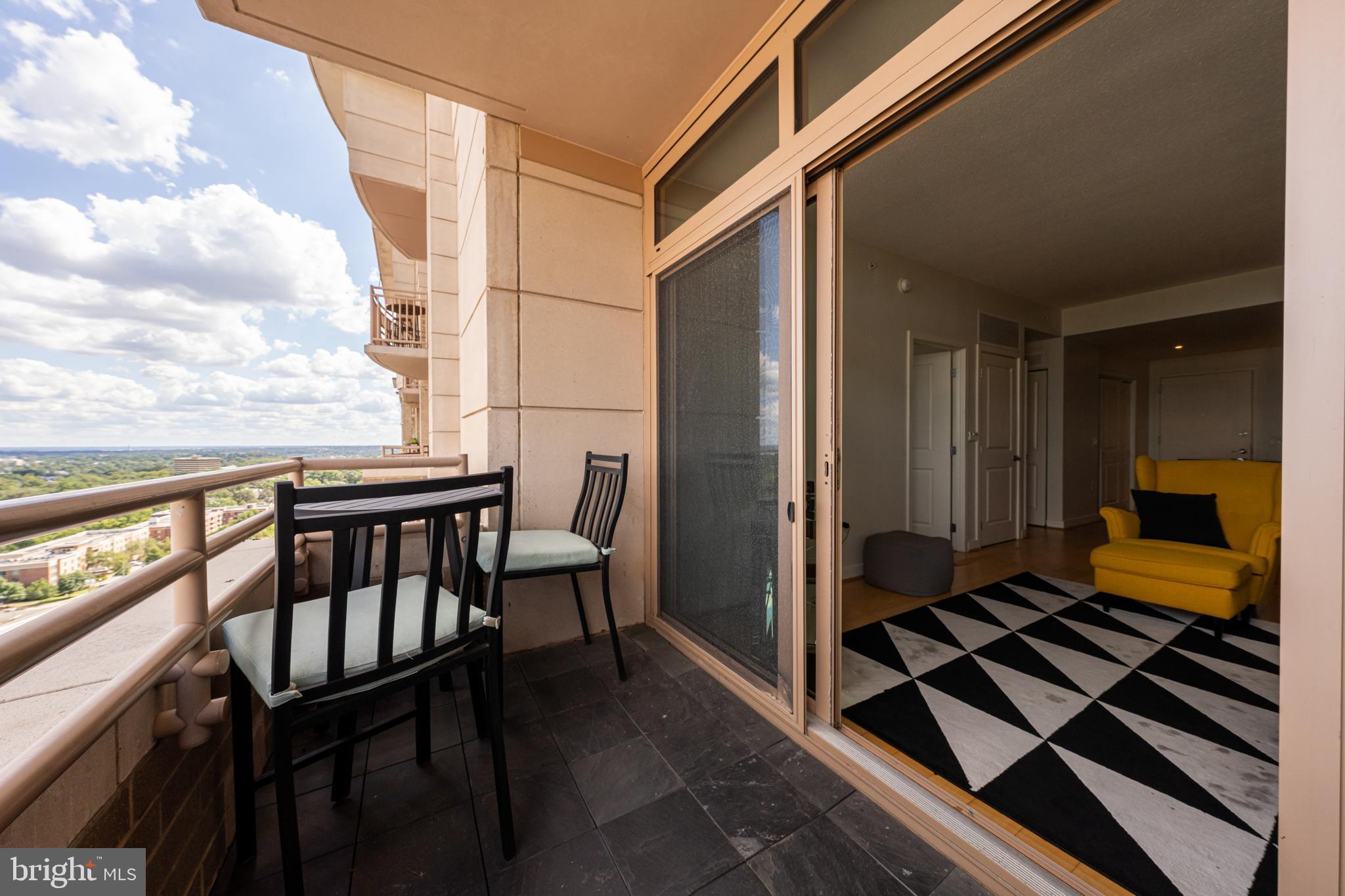 RESIDENCES AT LIBERTY CENTER - Residential