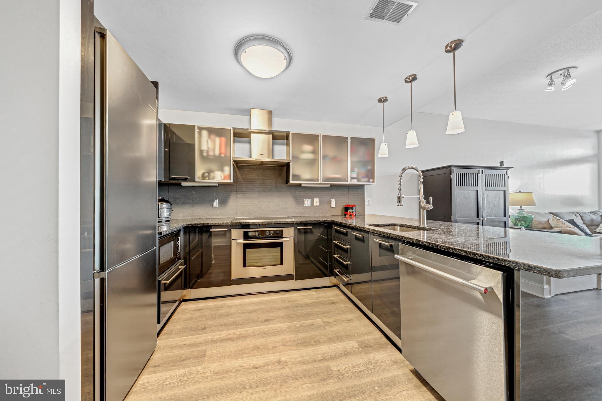 888 N QUINCY STREET 2008