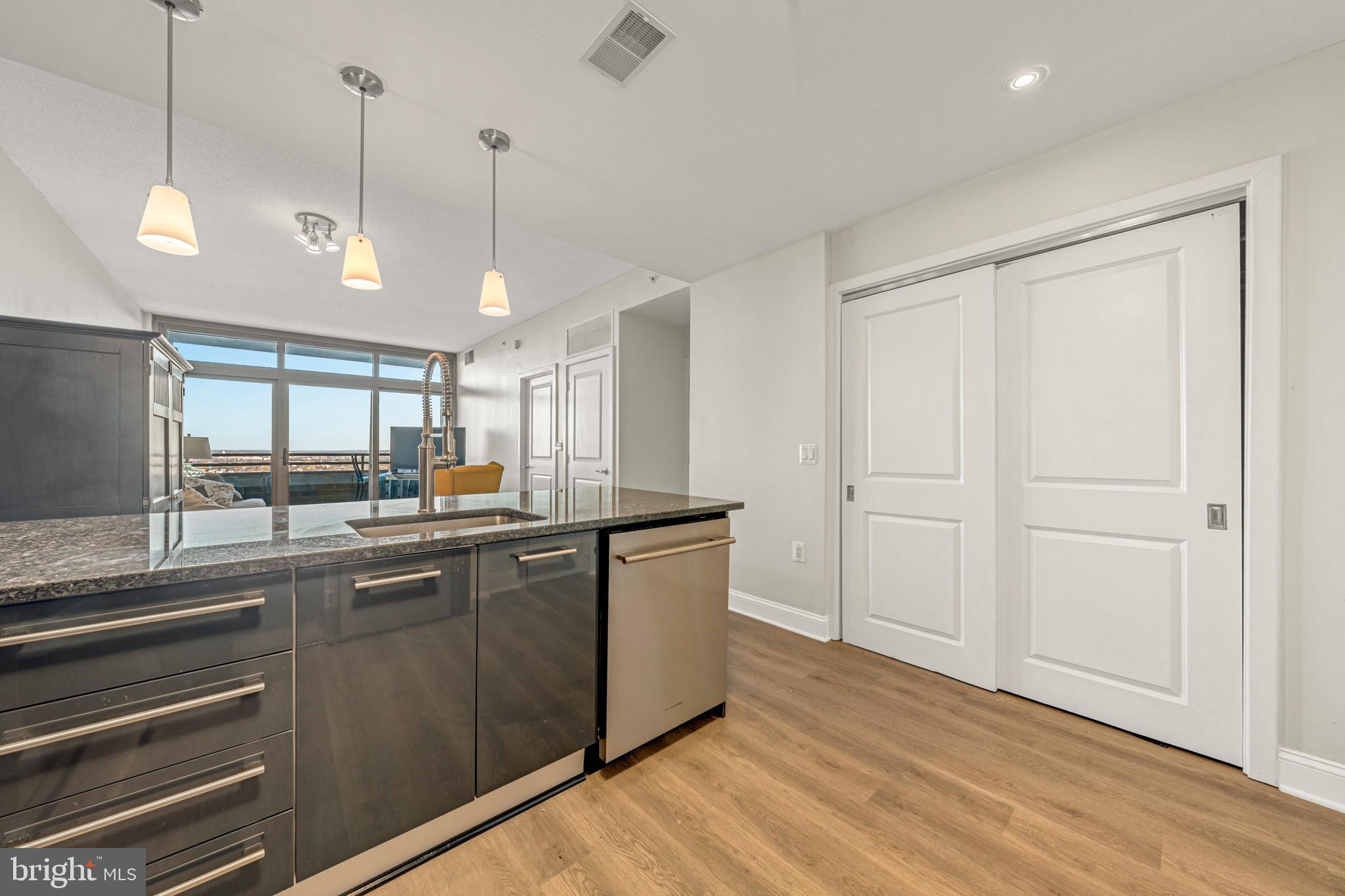 RESIDENCES AT LIBERTY CENTER - Residential