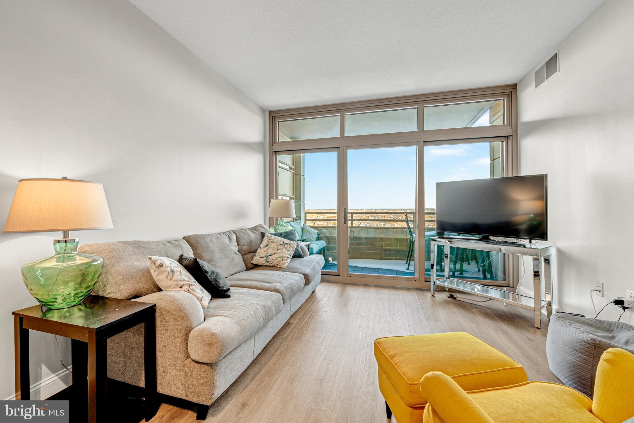 RESIDENCES AT LIBERTY CENTER - Residential