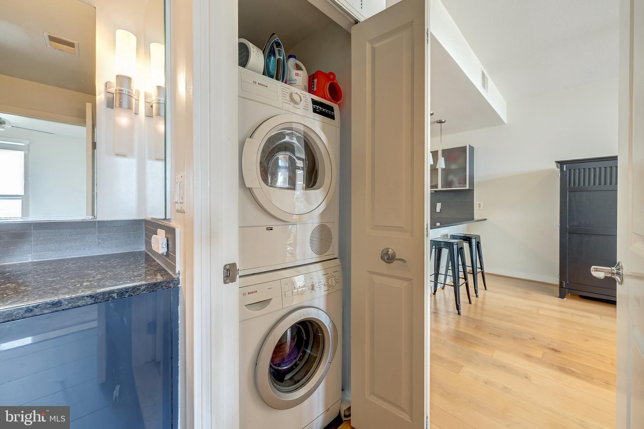 RESIDENCES AT LIBERTY CENTER - Residential