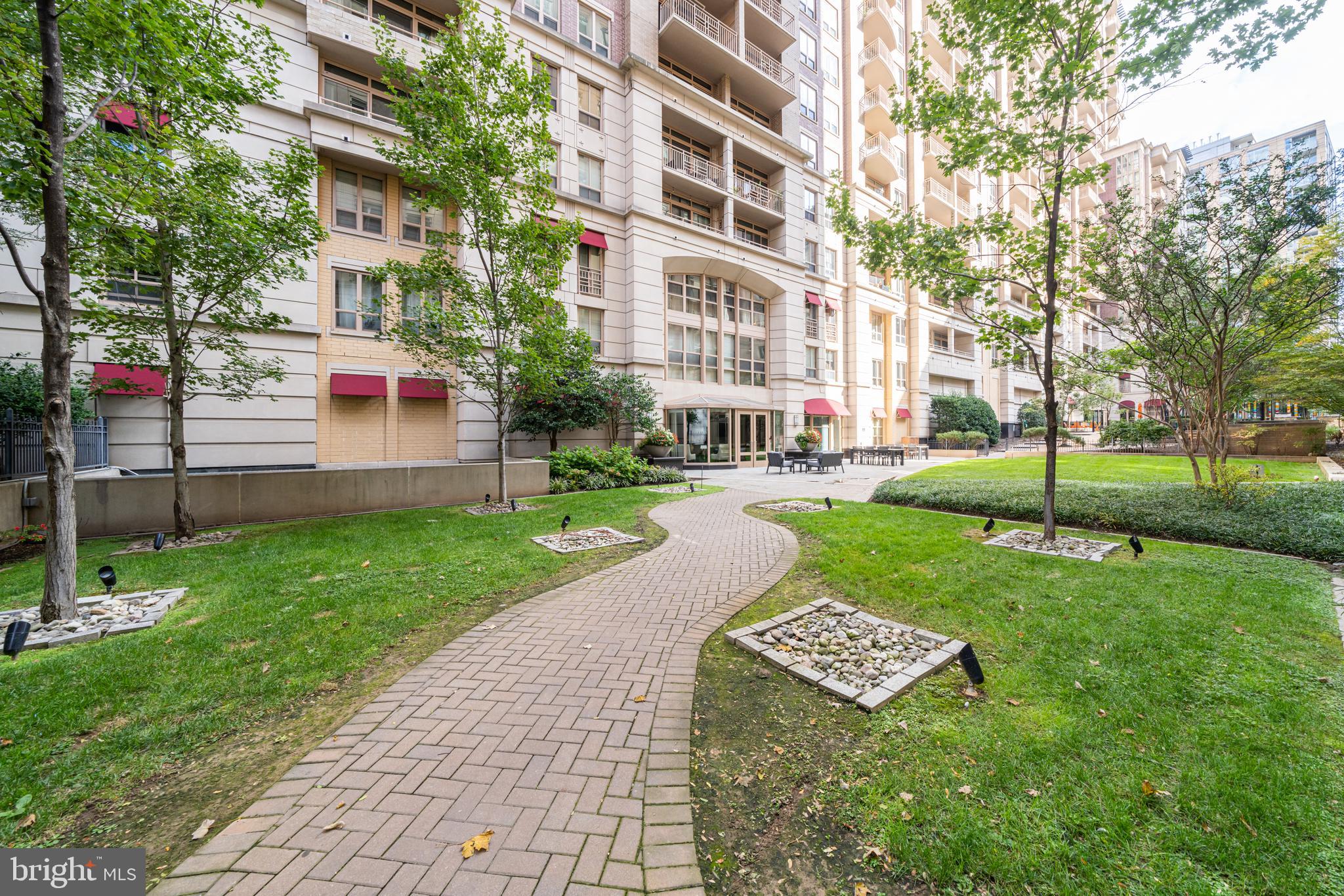 RESIDENCES AT LIBERTY CENTER - Residential