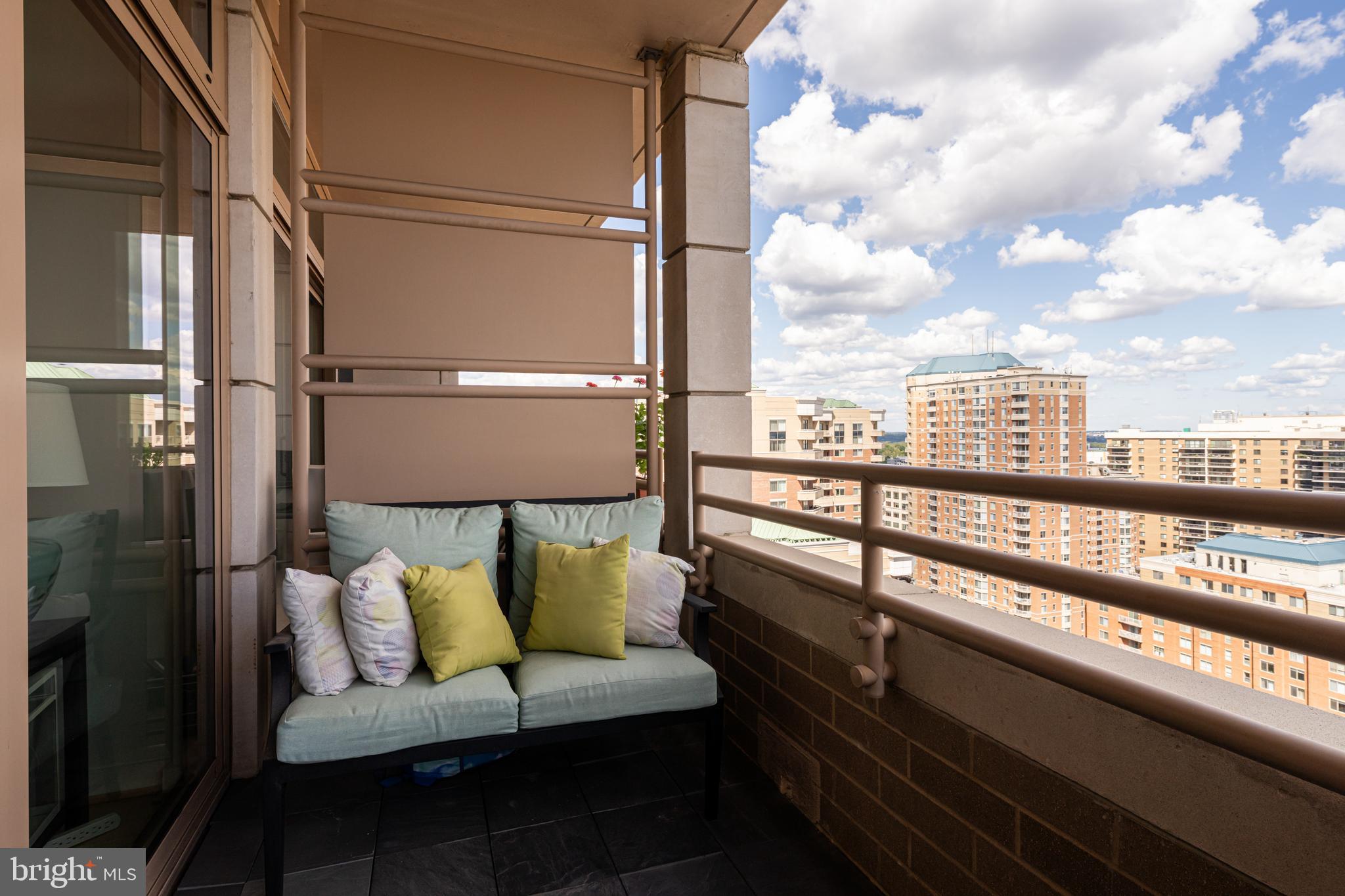 RESIDENCES AT LIBERTY CENTER - Residential