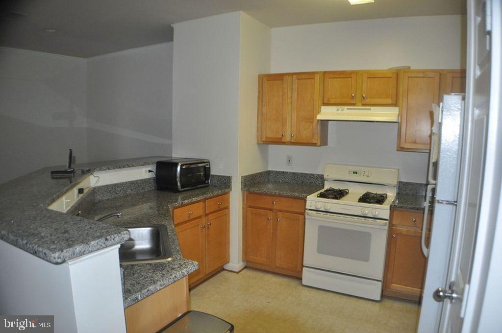 STONEGATE AT FAIRCREST - Residential Lease