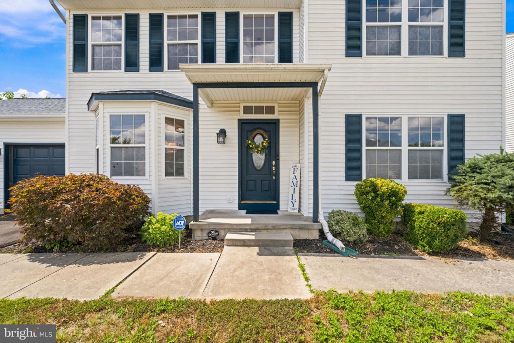 Photo of 5 Mayflower Dr, SICKLERVILLE, NJ 08081 (MLS # NJCD2121056)