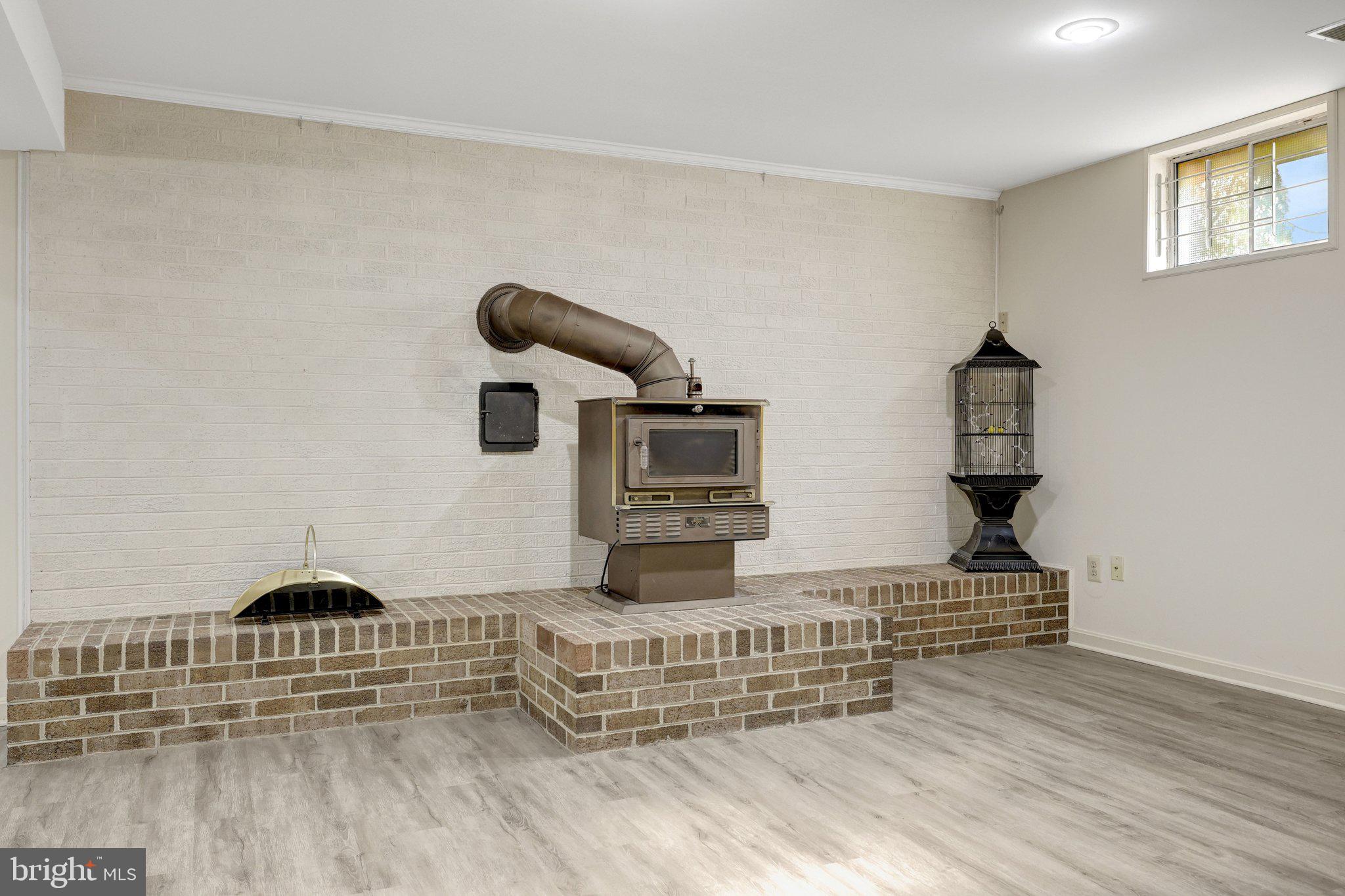 LAKE FAIRFAX ESTATES - Residential