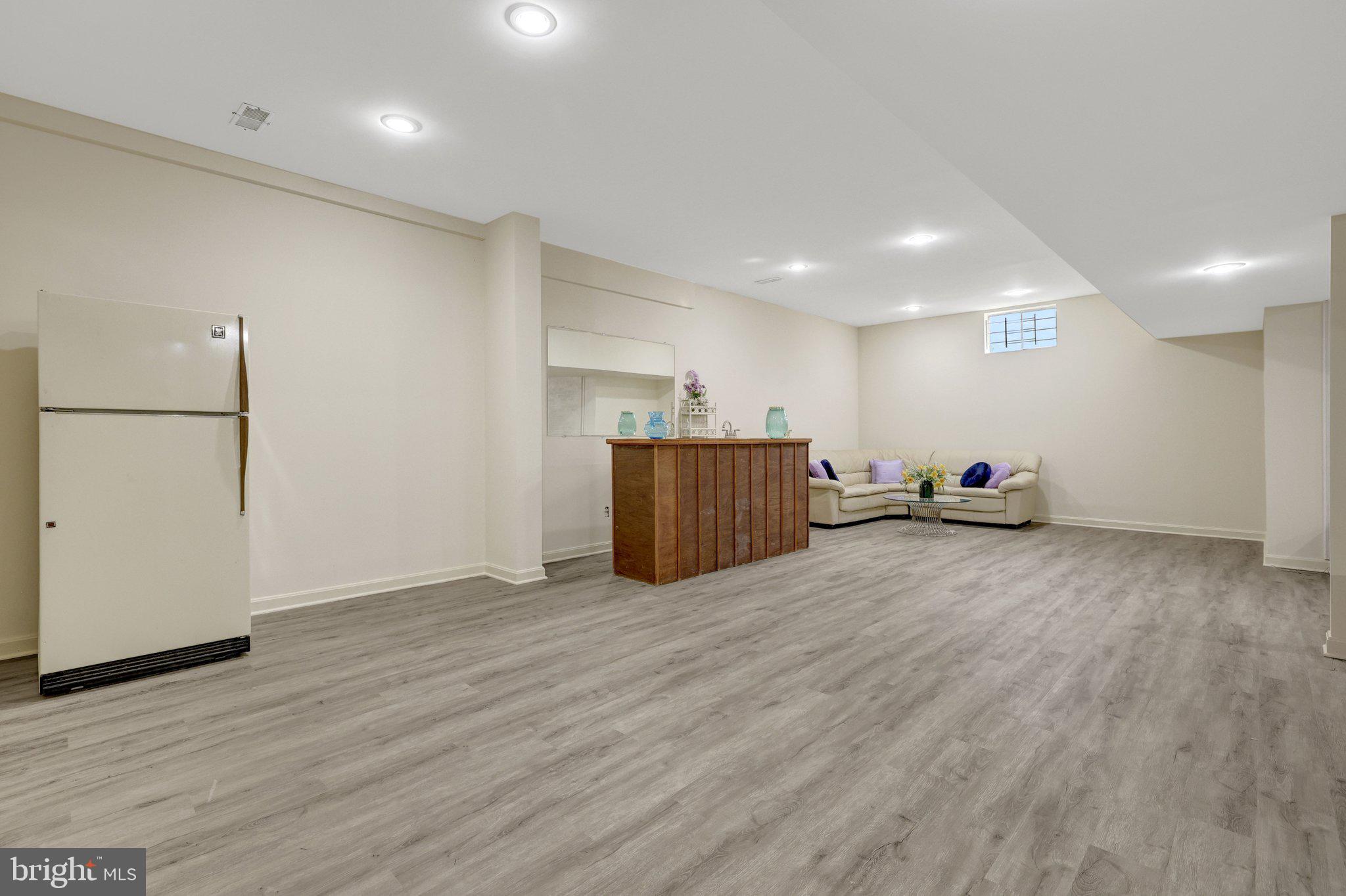 LAKE FAIRFAX ESTATES - Residential