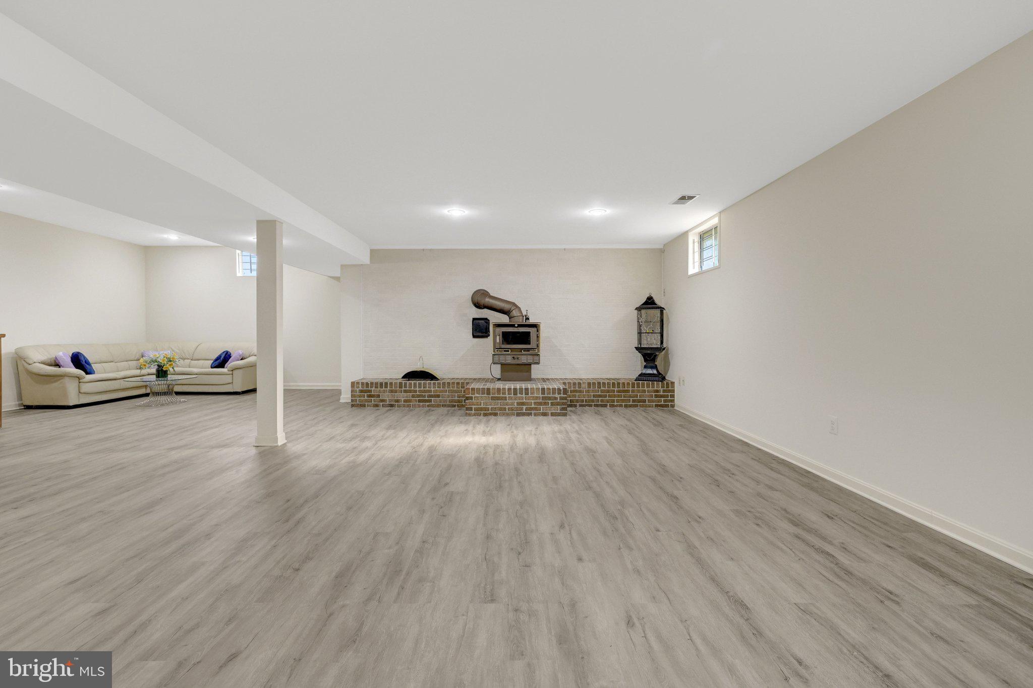 LAKE FAIRFAX ESTATES - Residential