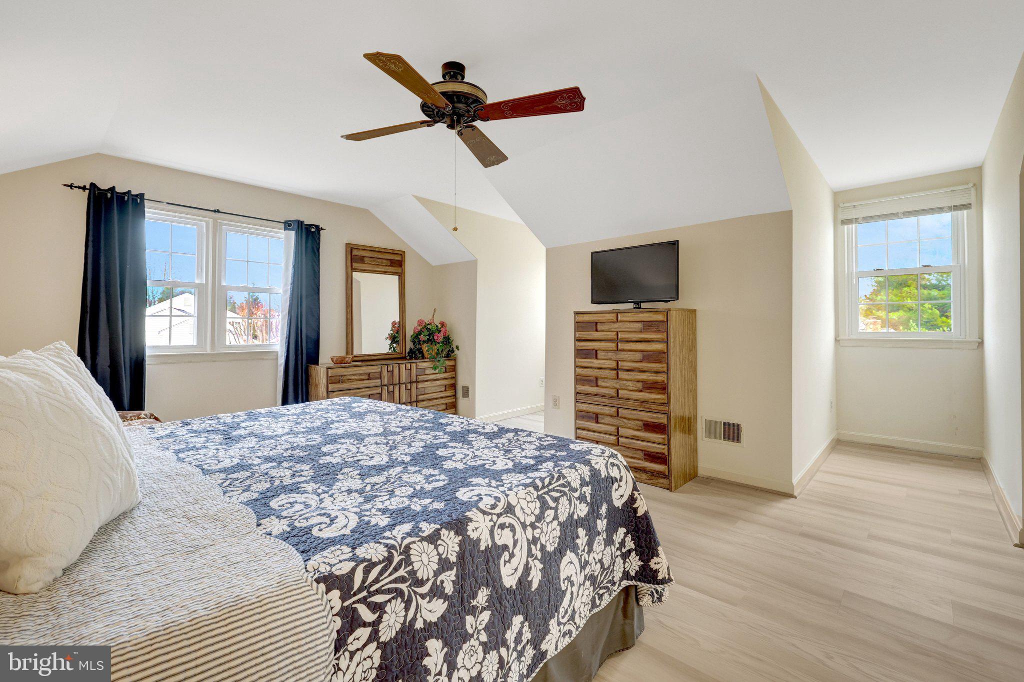 LAKE FAIRFAX ESTATES - Residential