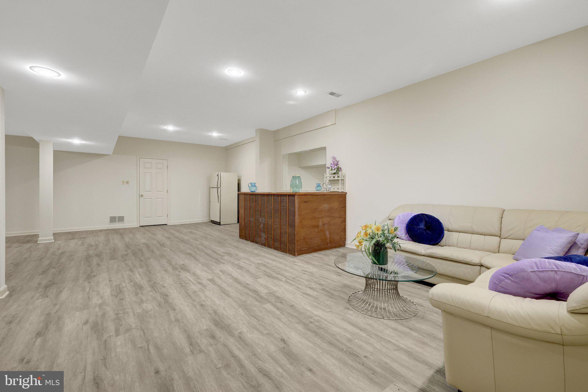 LAKE FAIRFAX ESTATES - Residential