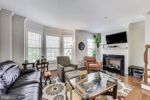 Townhouse For Sale - 716 River Mist Drive<br/> OXON HILL, MD 20745