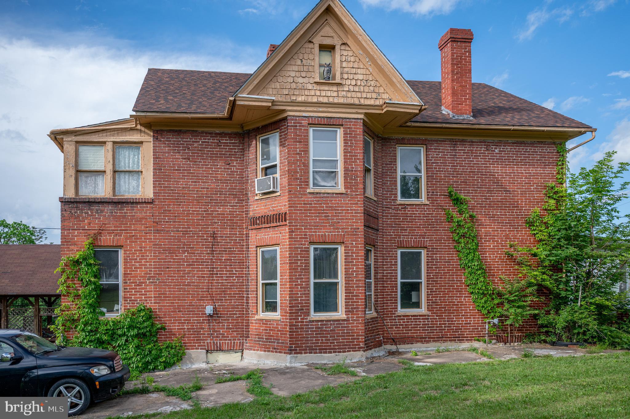 330 OAK STREET
