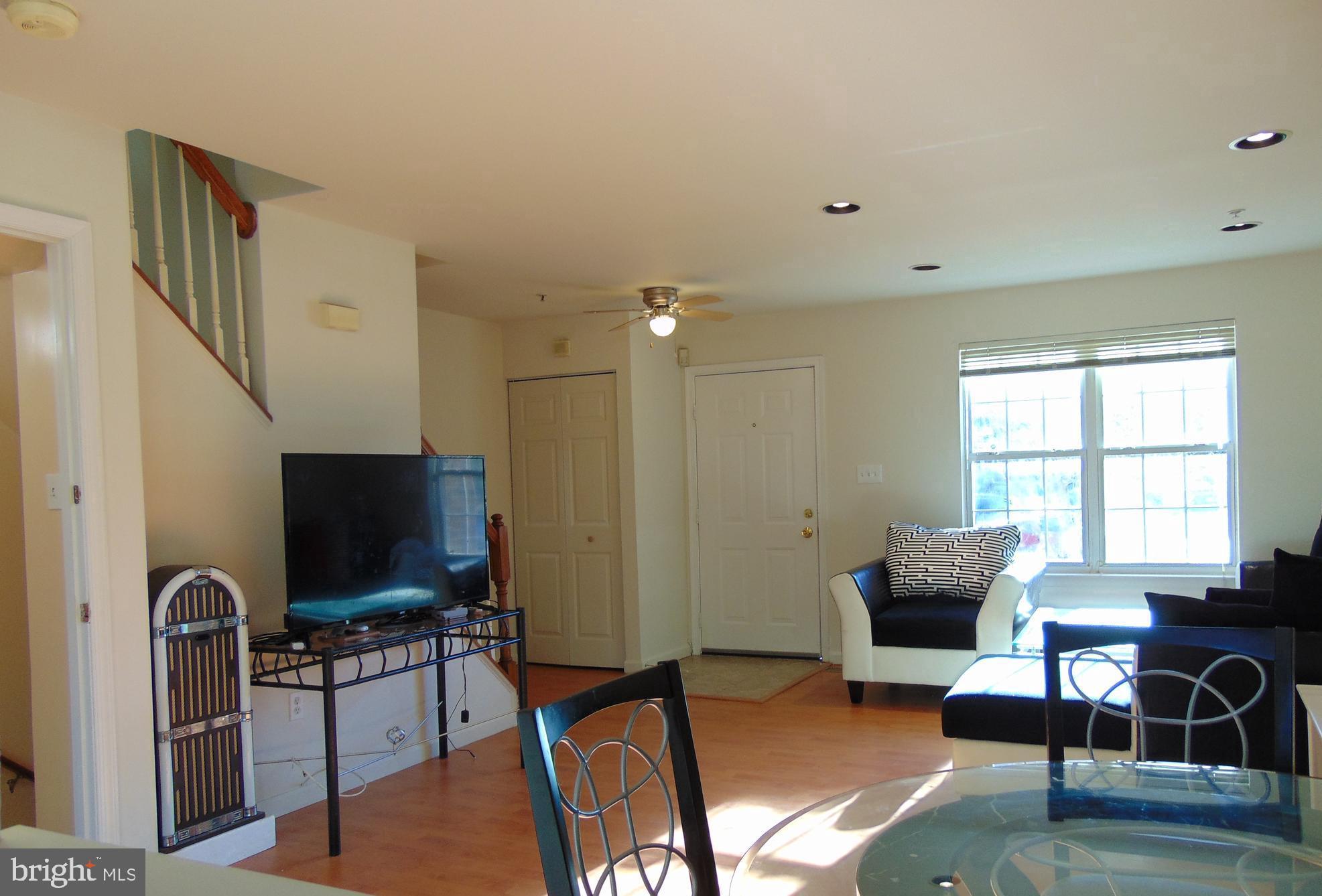 LONG REACH - Residential