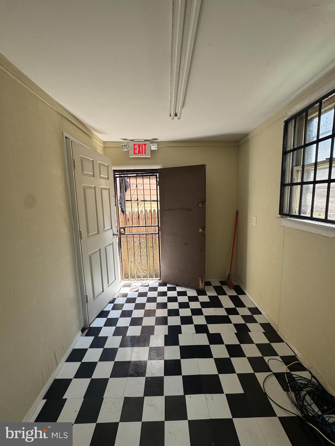 KENSINGTON - Residential Income