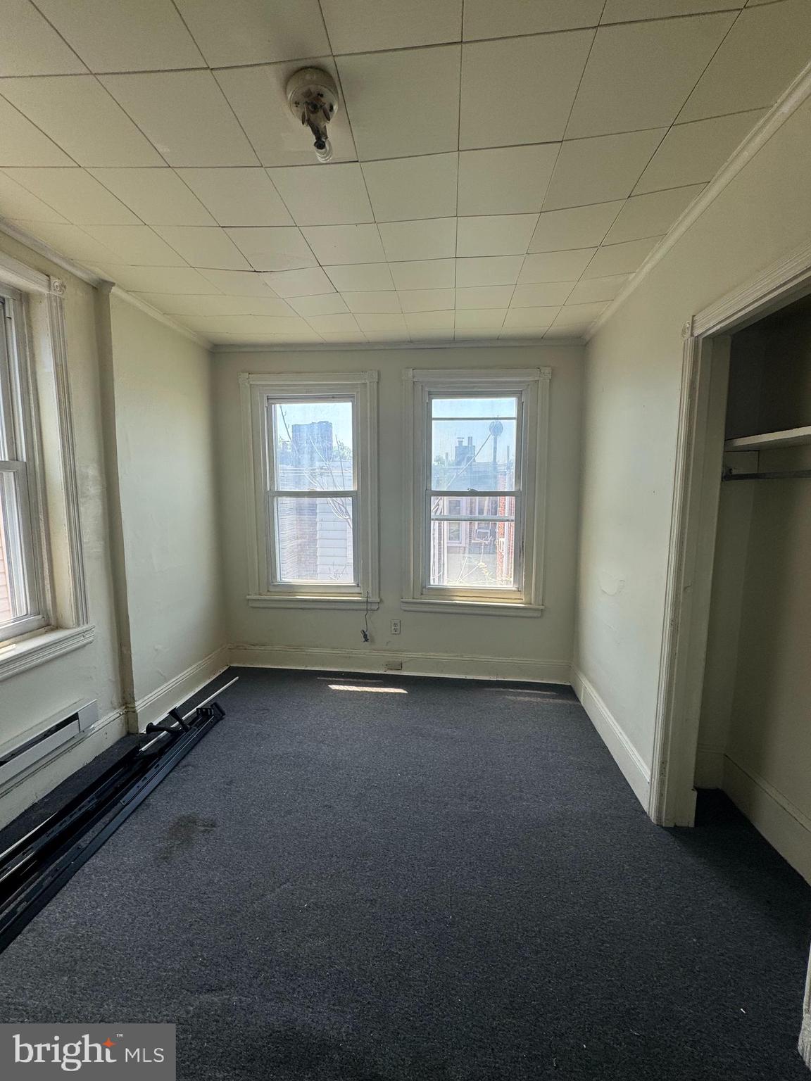 KENSINGTON - Residential Income