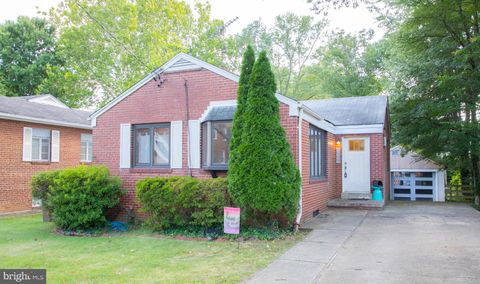 Photo of 9406 Seminole Street, SILVER SPRING, MD 20901 (MLS # MDMC2198094)