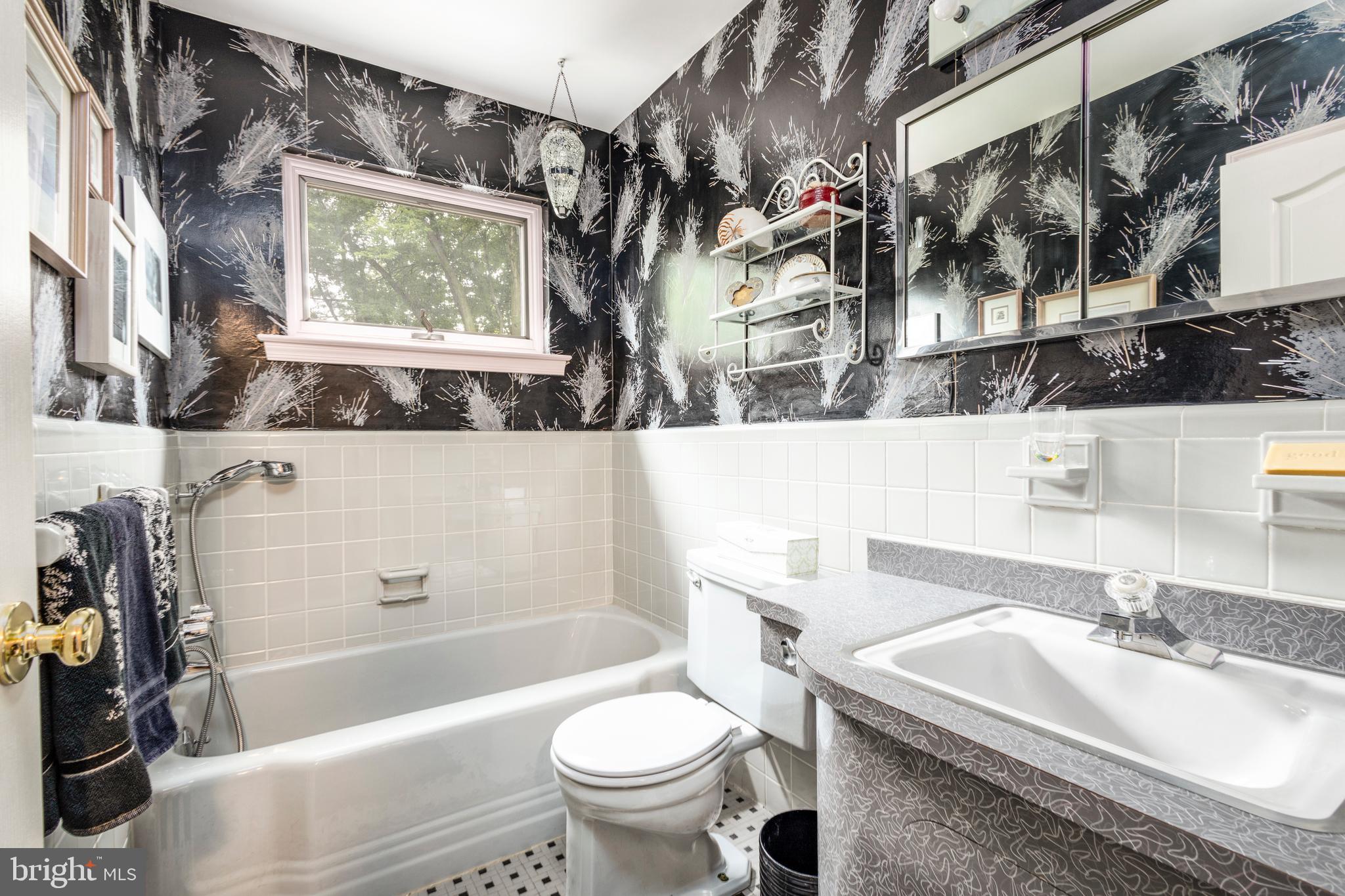 BRENTWOOD MANOR - Residential