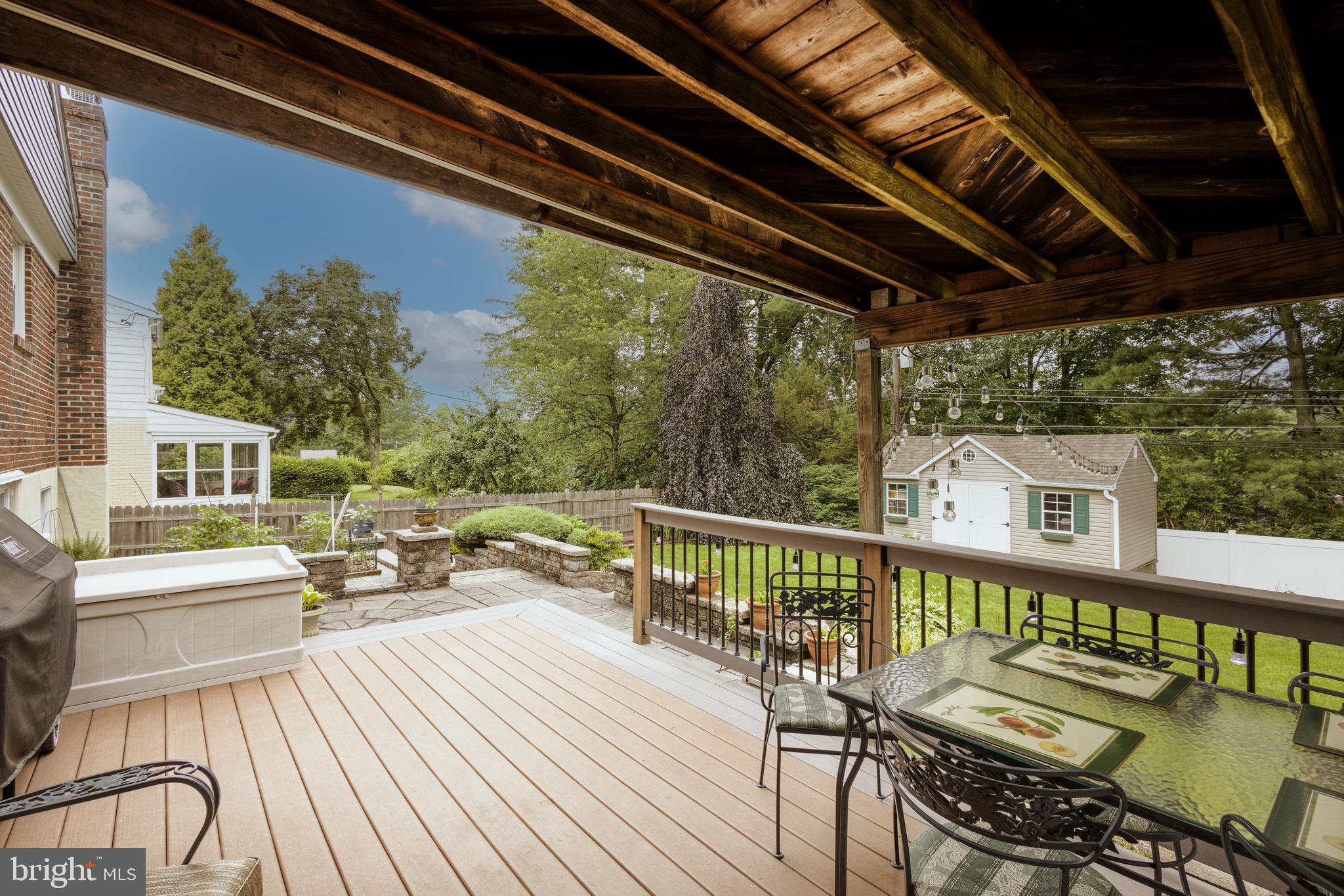 BRENTWOOD MANOR - Residential