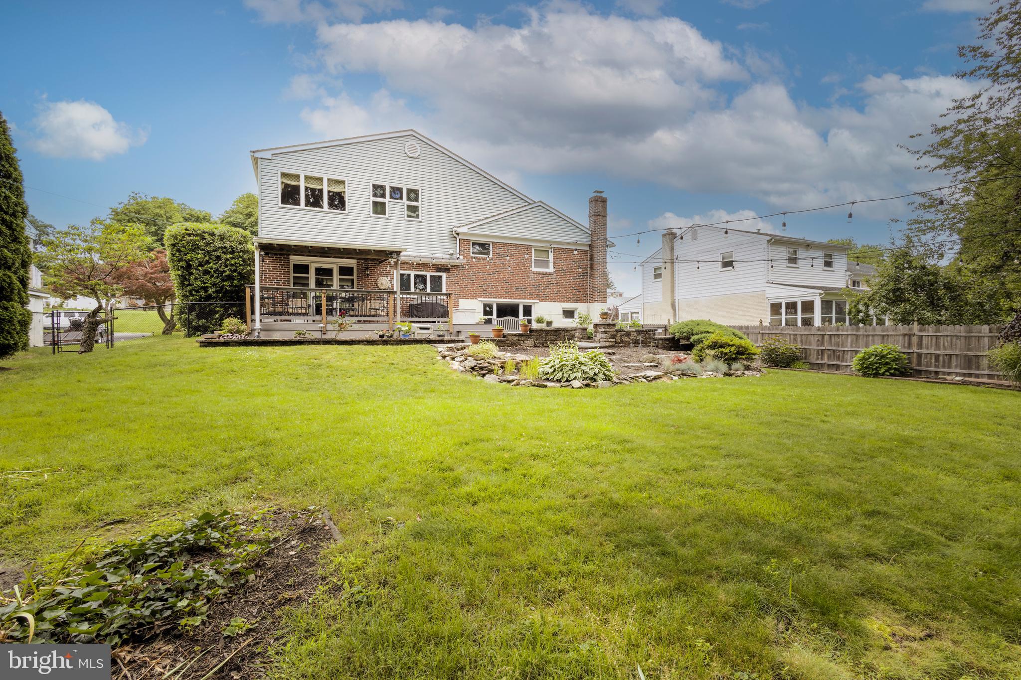 BRENTWOOD MANOR - Residential