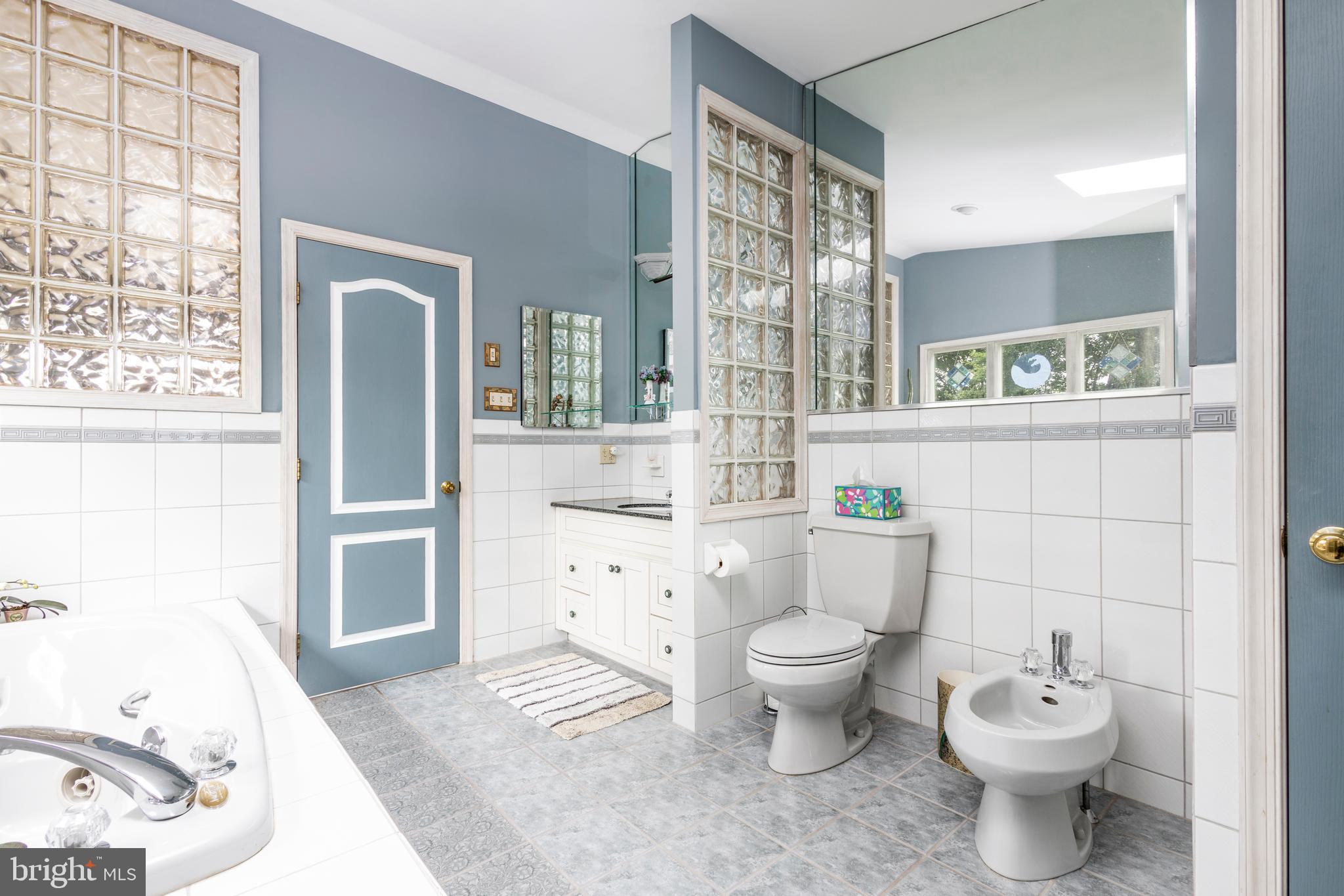 BRENTWOOD MANOR - Residential