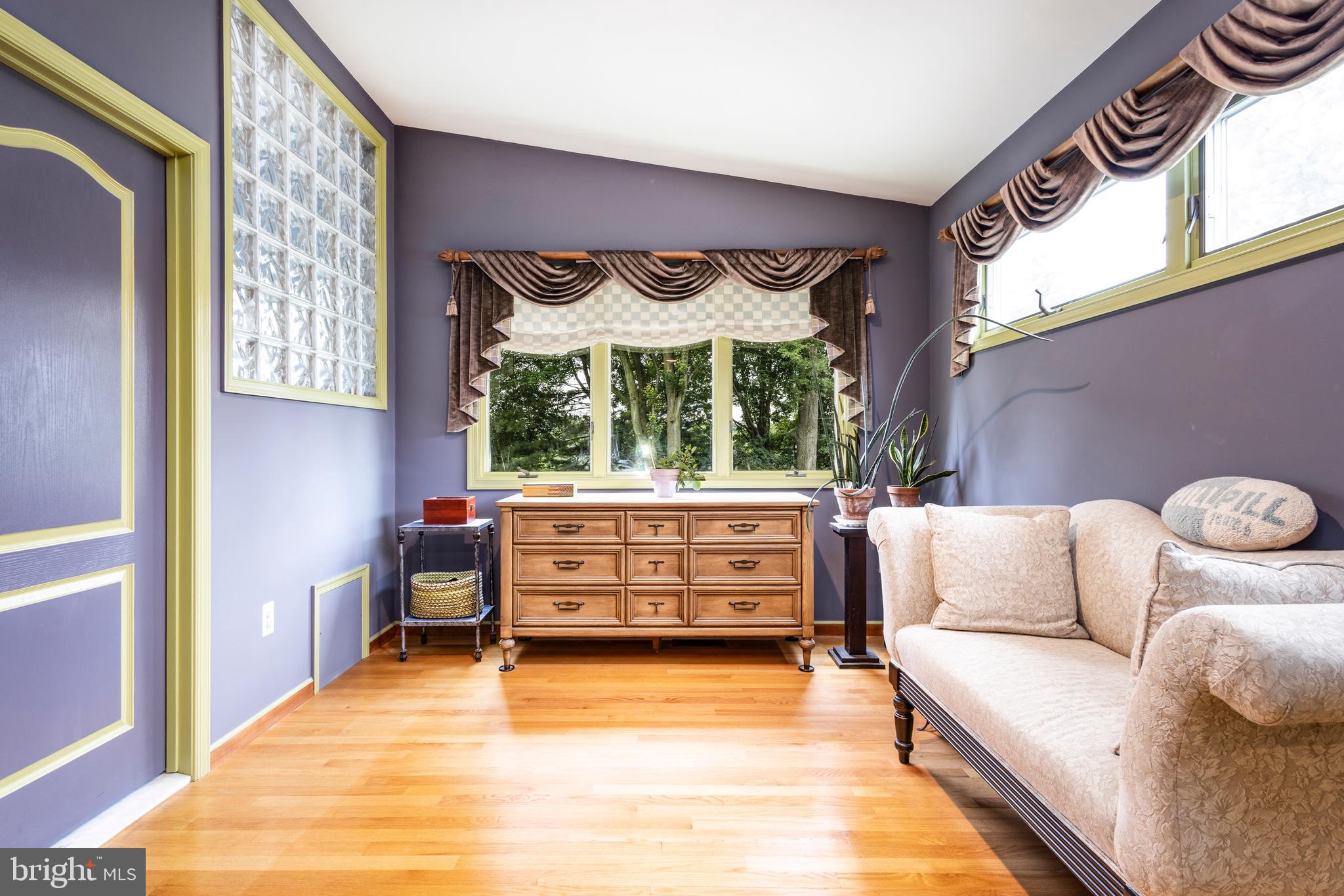 BRENTWOOD MANOR - Residential