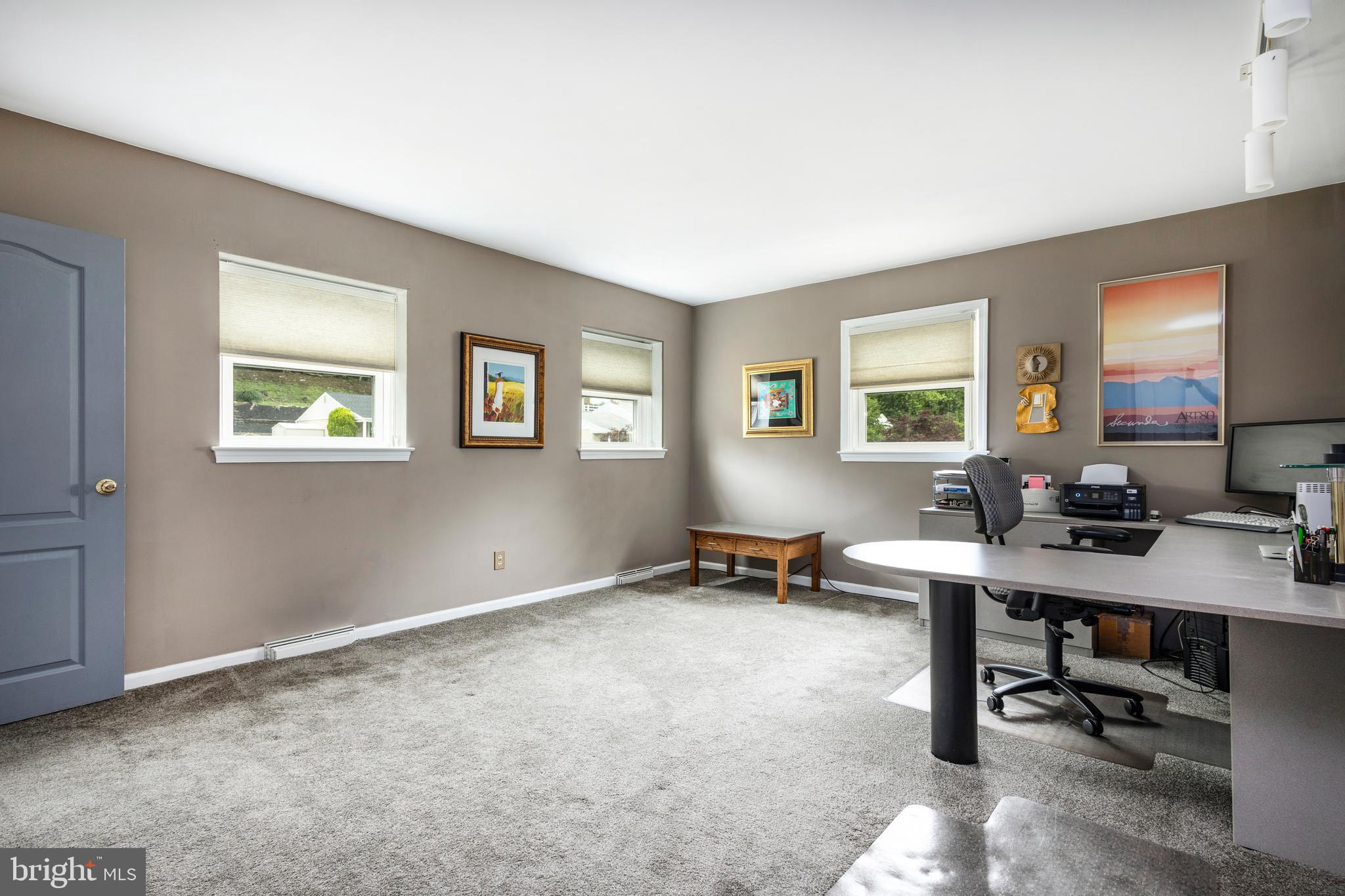 BRENTWOOD MANOR - Residential