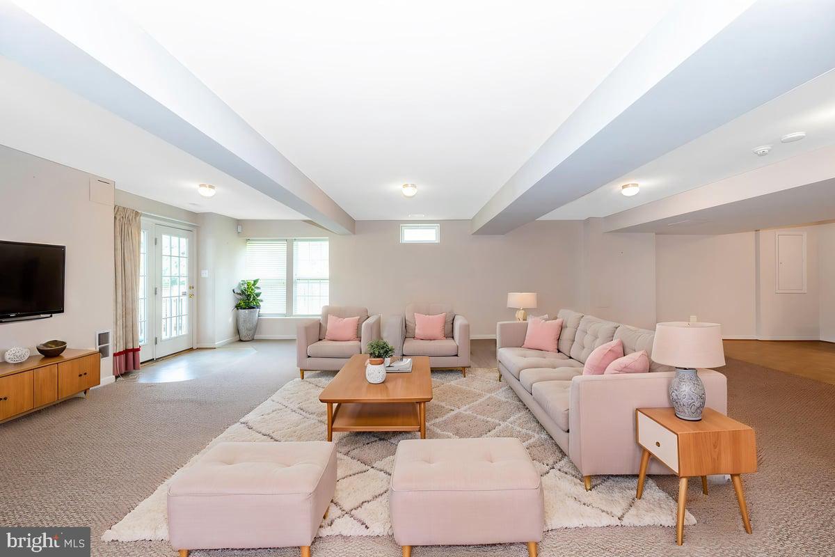 GALYN MANOR - Residential