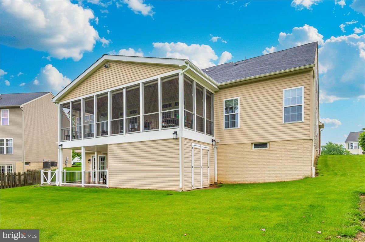 GALYN MANOR - Residential