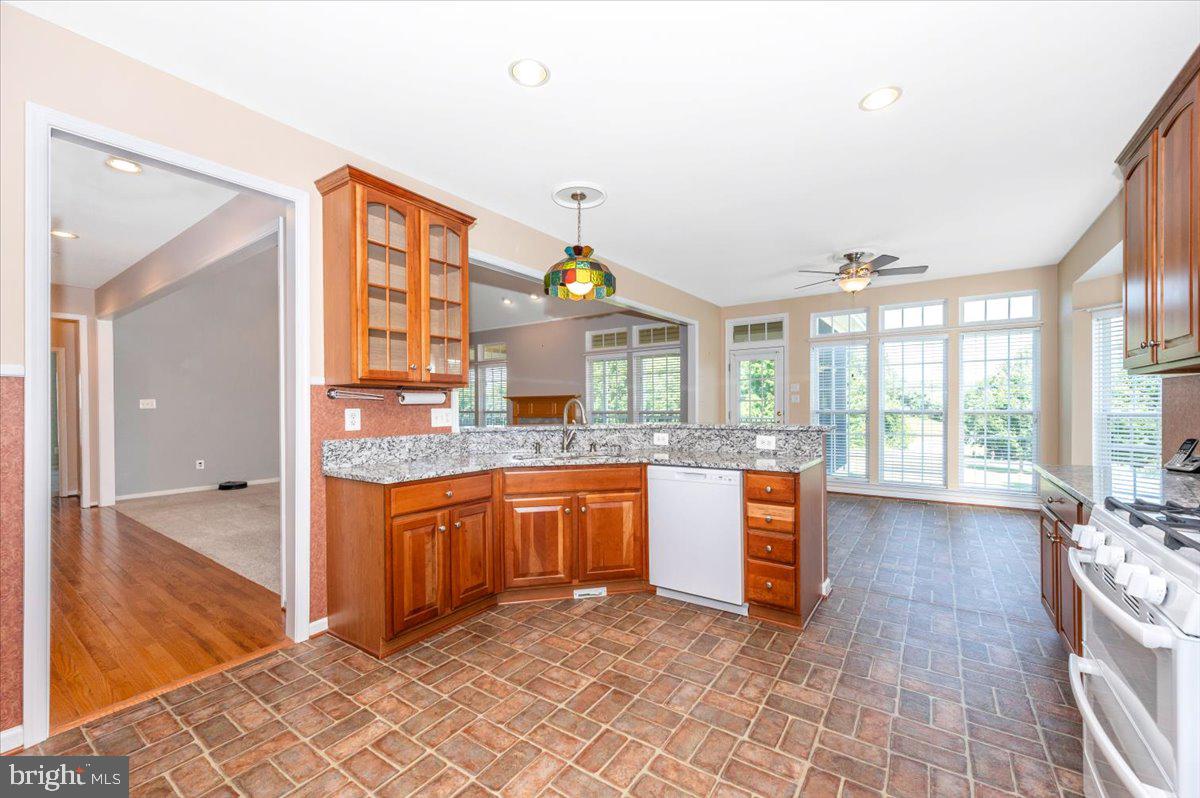 GALYN MANOR - Residential