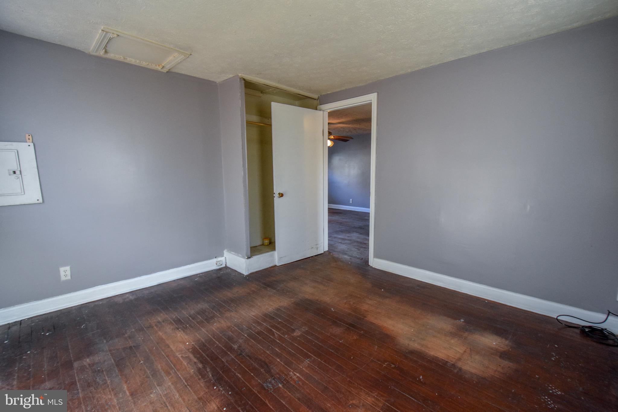 SOUTH HAMPTON - Residential